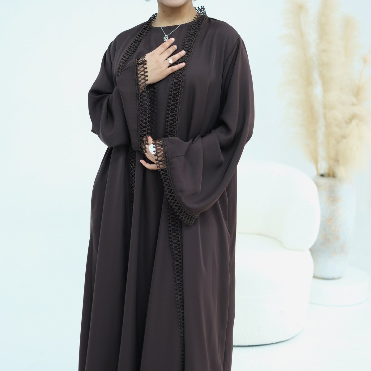 Light pink 3D Lace Trim Open Abaya & Sleeveless Dress Set – view 26