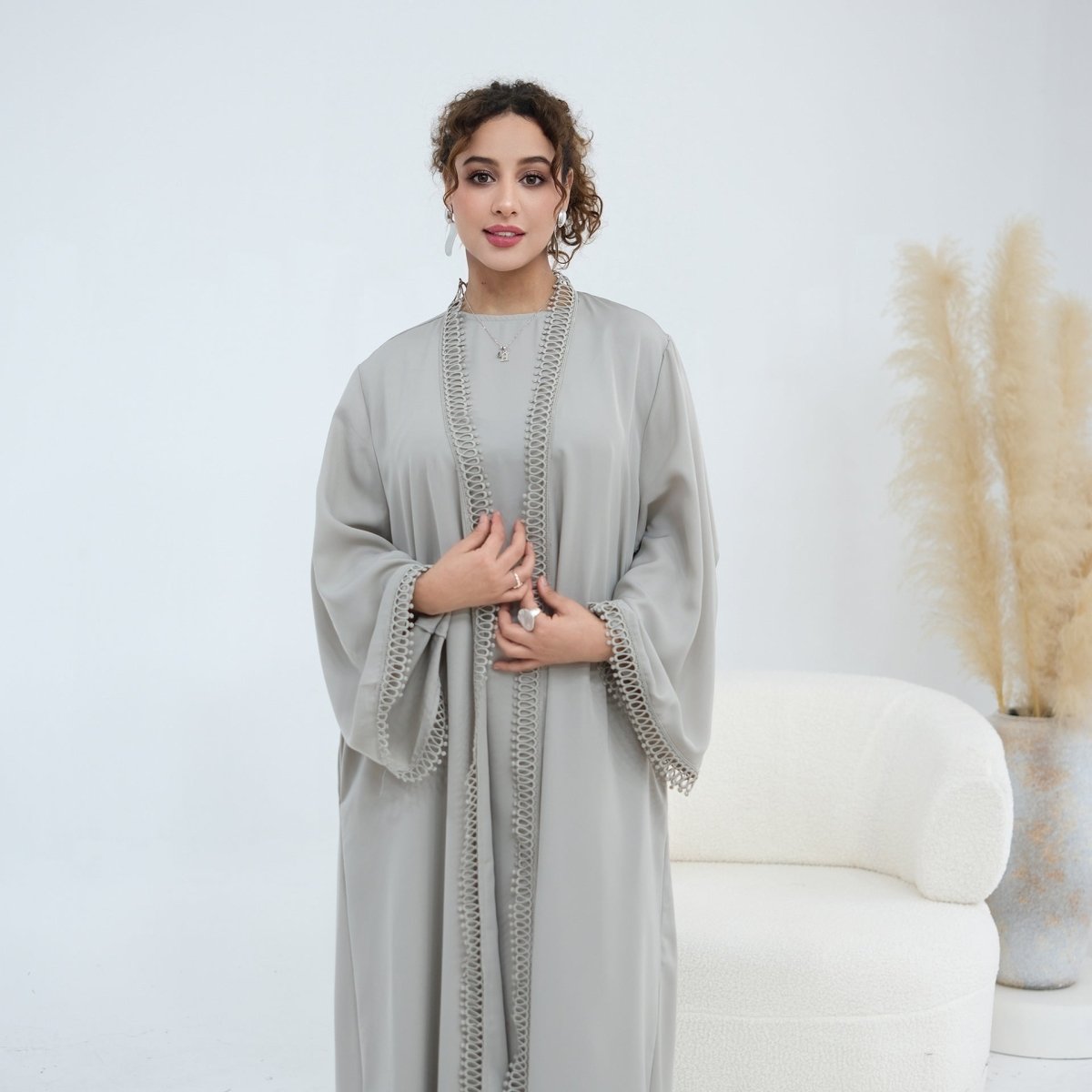 Light pink 3D Lace Trim Open Abaya & Sleeveless Dress Set – view 10