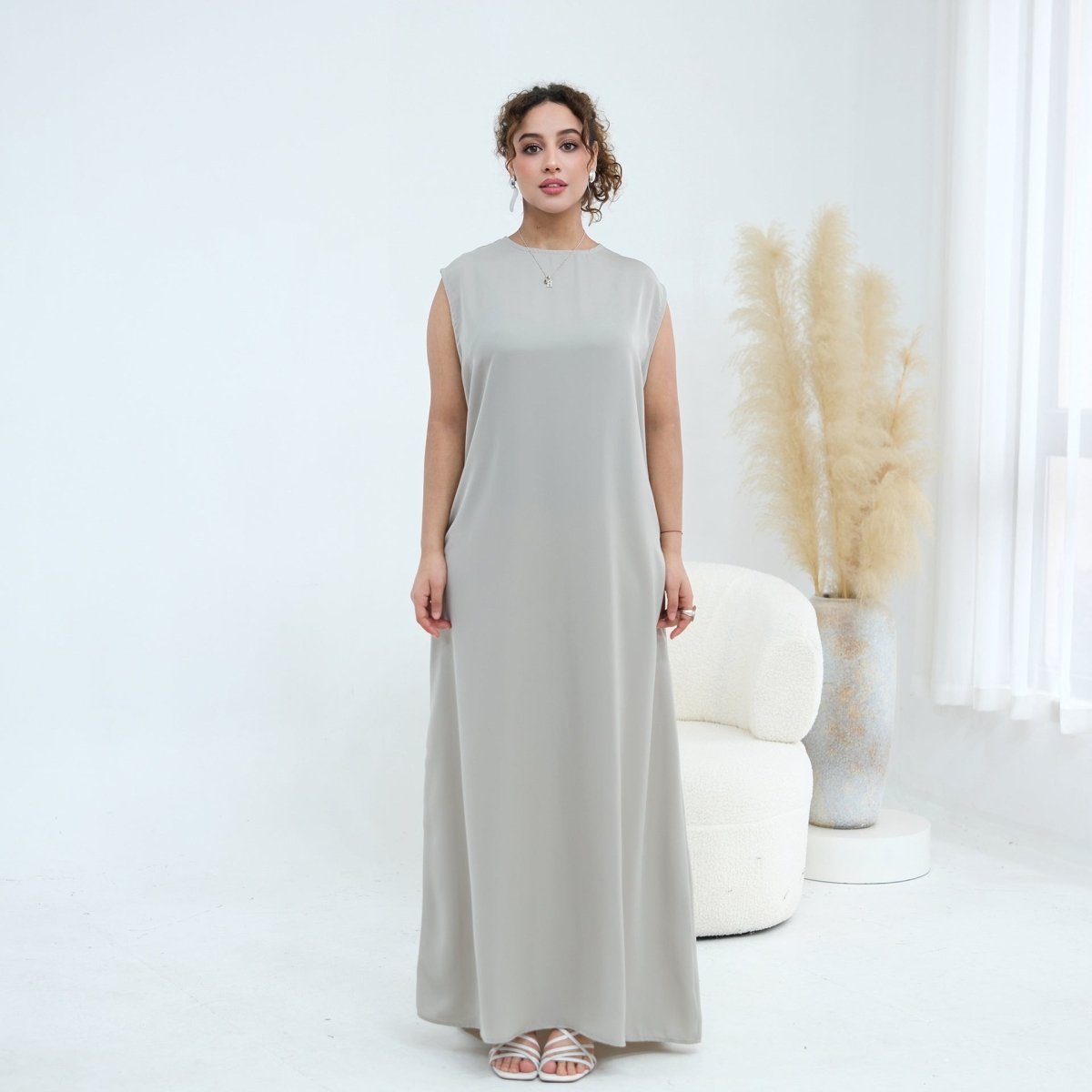 Light pink 3D Lace Trim Open Abaya & Sleeveless Dress Set – view 8