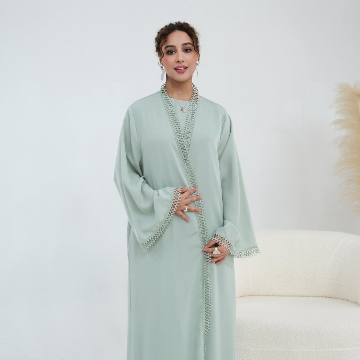 Light pink 3D Lace Trim Open Abaya & Sleeveless Dress Set – view 14