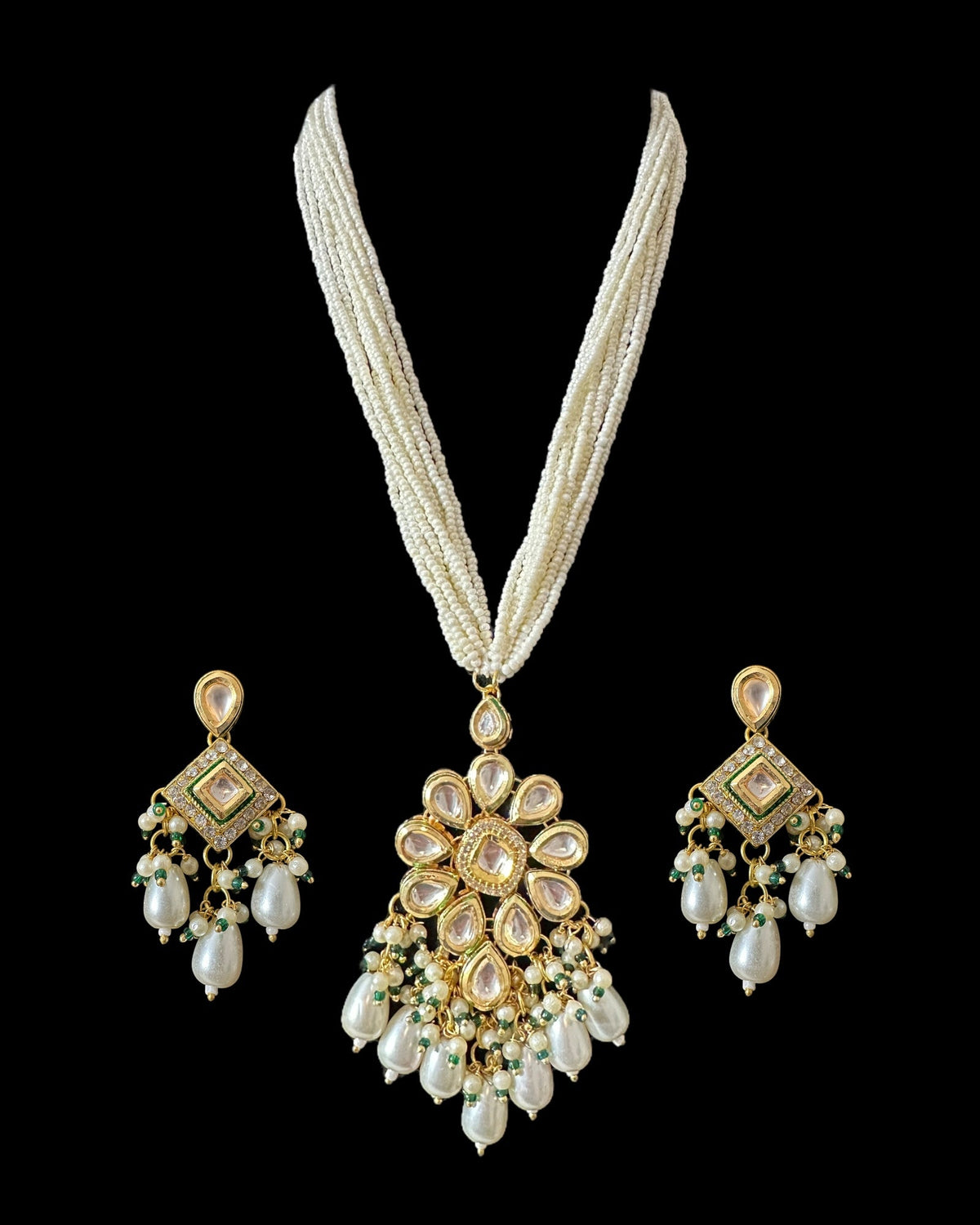 Kundan and Pearl Pendant Set