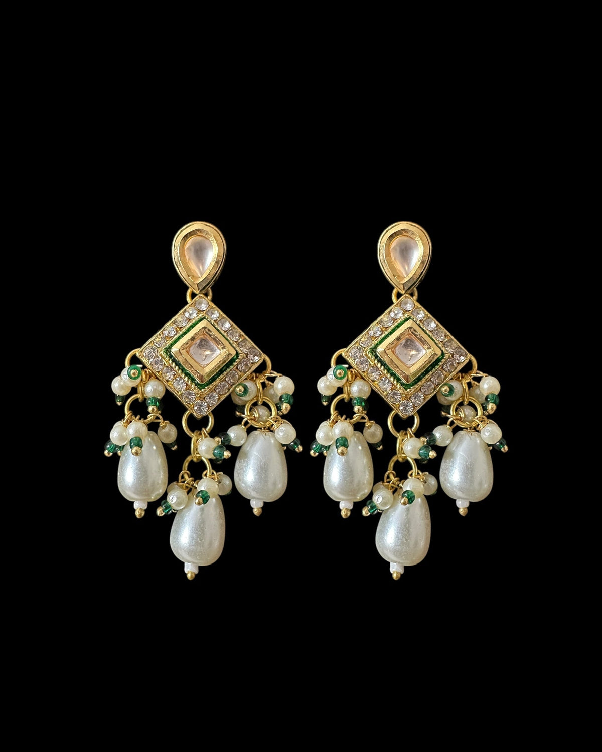Kundan and Pearl Pendant Set
