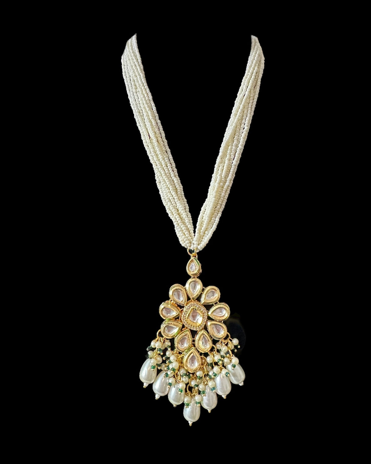 Kundan and Pearl Pendant Set