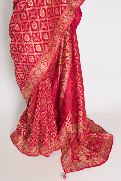 Asha Rani Pink Dola Silk Banarasi Saree — close view of the pleats and lower border