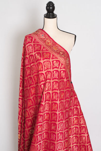 Asha Rani Pink Dola Silk Banarasi Saree — close view of the upper drape on a mannequin