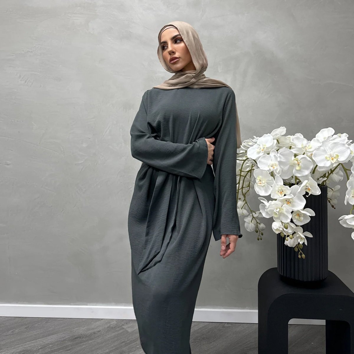 Lace-Up Slim Fit Crepe Abaya