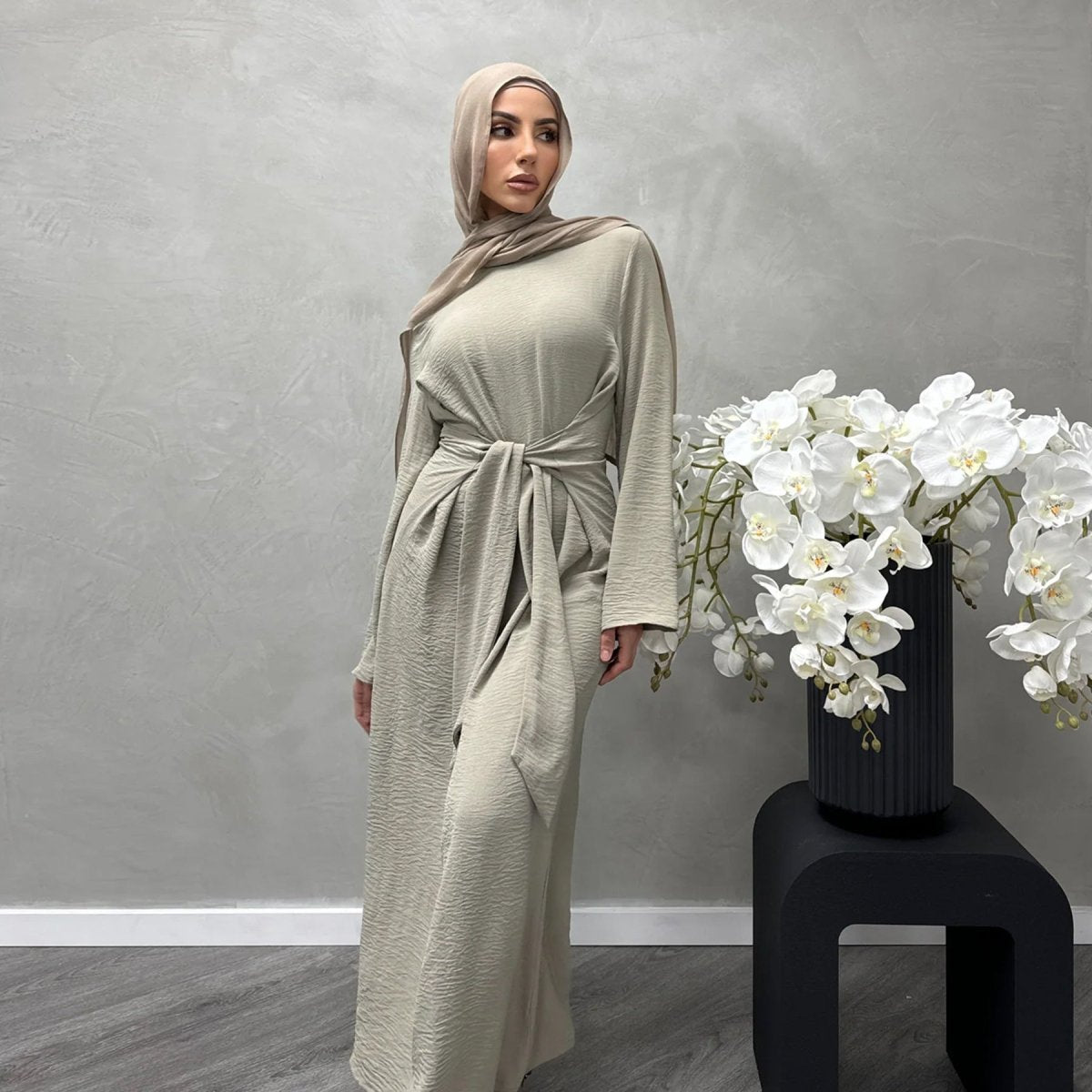 Lace-Up Slim Fit Crepe Abaya