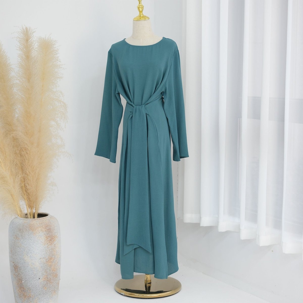 Lace-Up Slim Fit Crepe Abaya