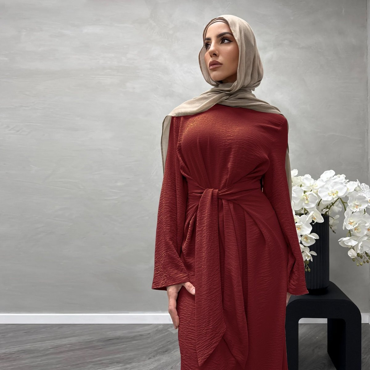 Lace-Up Slim Fit Crepe Abaya