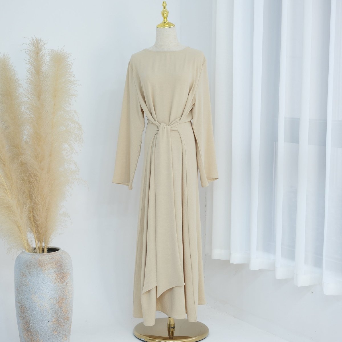 Lace-Up Slim Fit Crepe Abaya