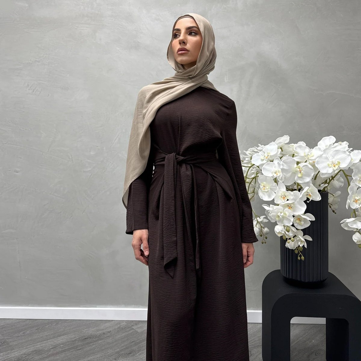 Lace-Up Slim Fit Crepe Abaya
