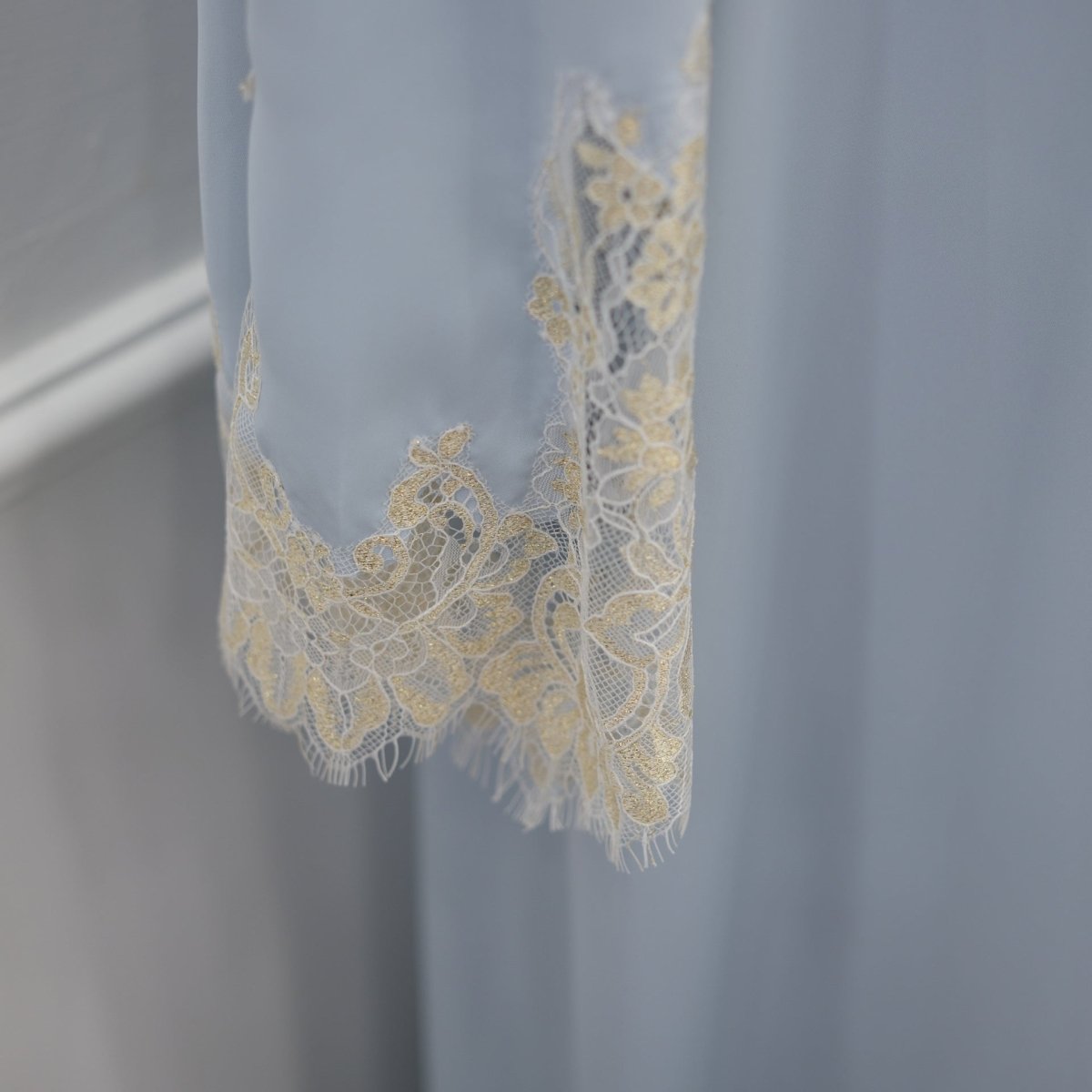Apricot Lace-Panel Flared-Sleeve Open Abaya with Pockets – view 9