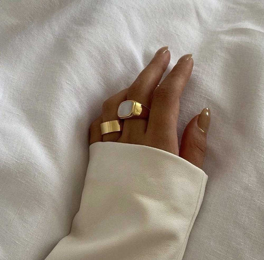 Mother of Pearl Signet Ring - Image 2
