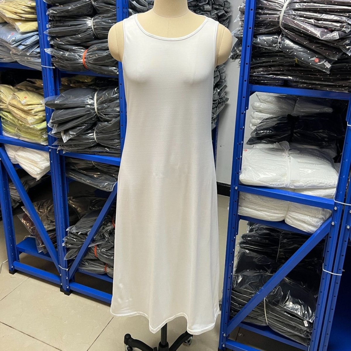 White Pearl-Trim Lace Overlay Maxi Dress Set – view 4